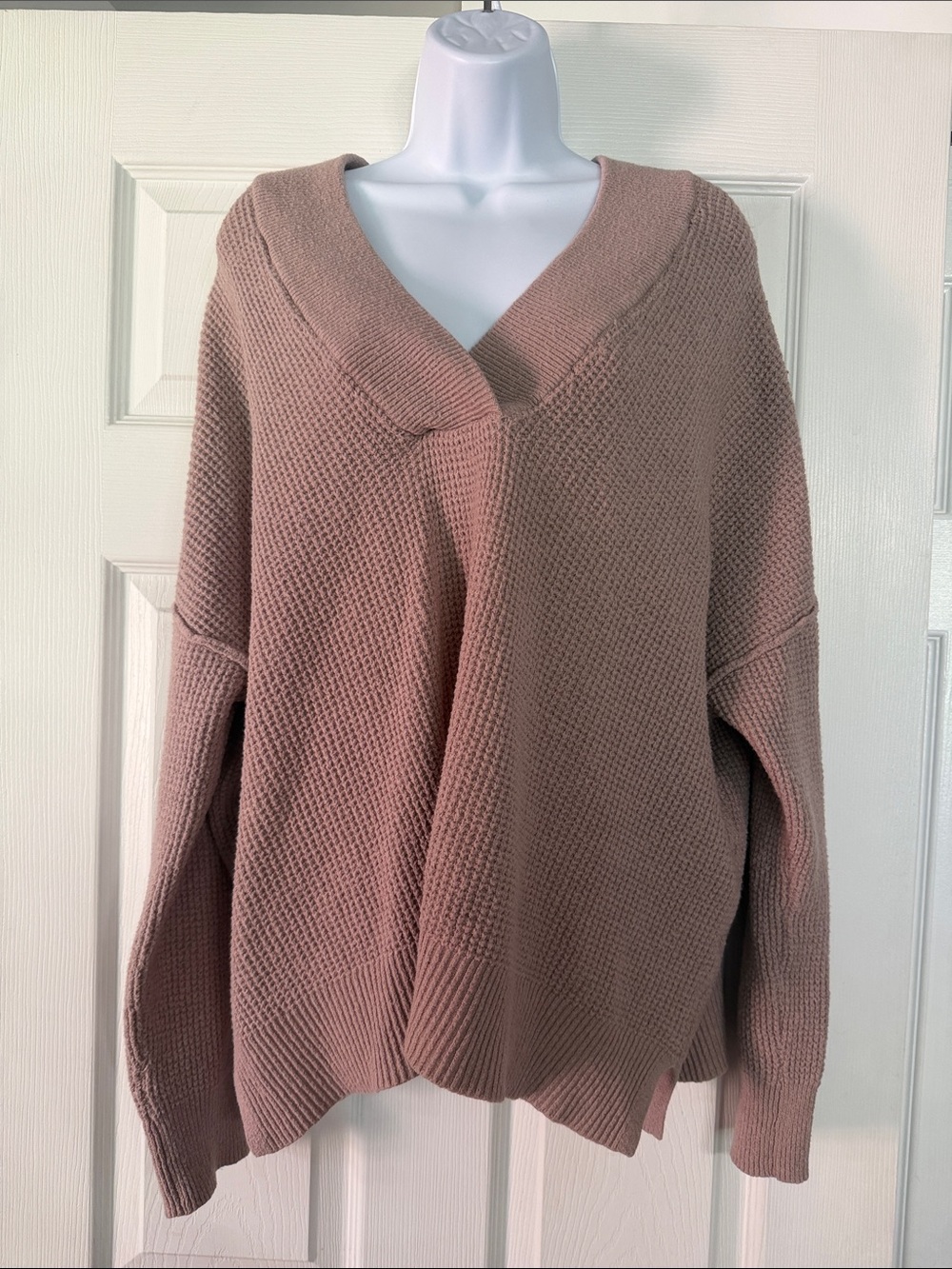 aerie Textured V-Neck Sweater in Dusty Mauve
